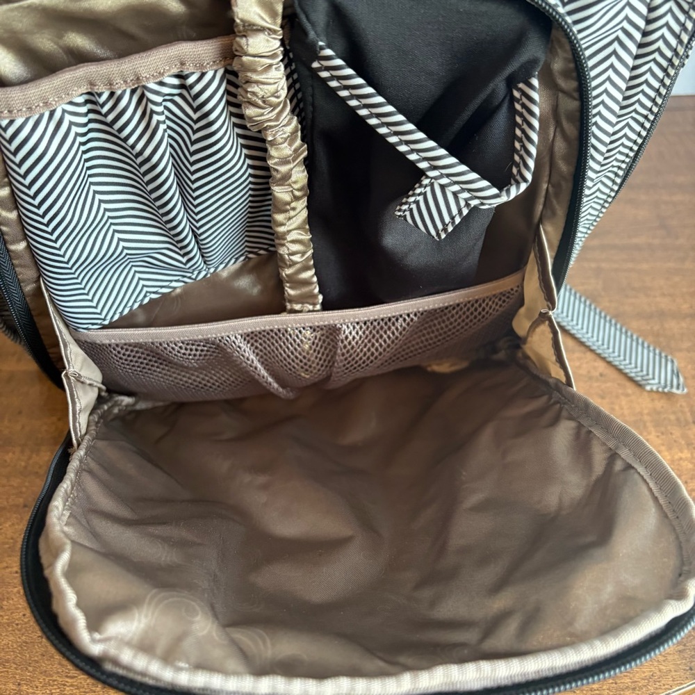 Ju-Ju-Be Be Right Back Diaper Bag black & white striped with gold hardware - Picture 10 of 13